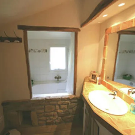 Quaint In With Swimming Pool